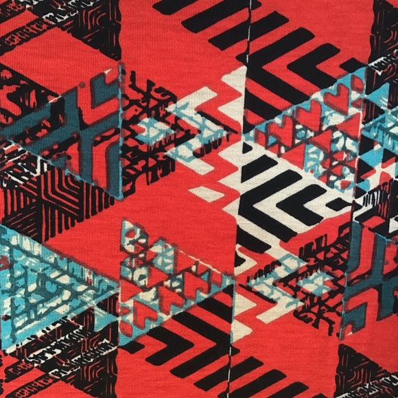 🔺Geometric Tunic “Irma” Top🔹 - Picture 3 of 5